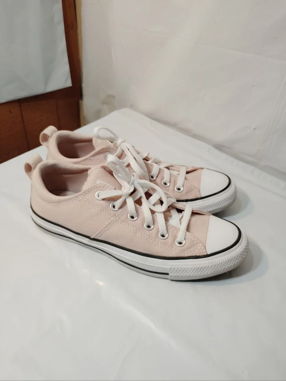Converse Shoes Women's Size 9w